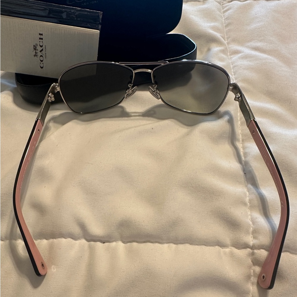 BNWB COACH LUXOTTICA AVIATOR RIM SUNGLASSES* GORGEOUS & TRENDY - Picture 3 of 9